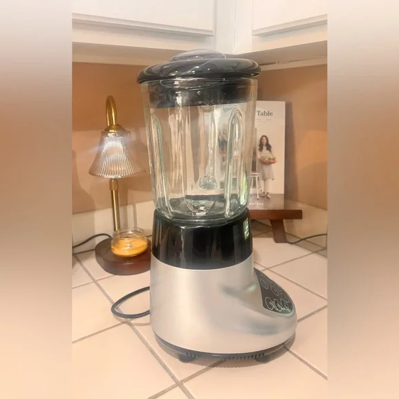 Cuisinart Silver & Black Countertop Blender - Picture 2 of 5